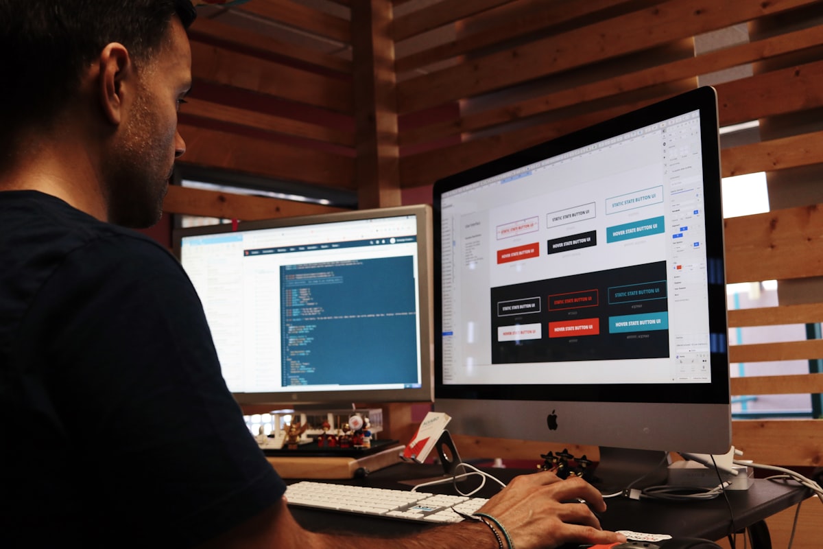 Ứng dụng AI trong Marketing: Cách xây dựng nội dung tự động mà vẫn giữ bản sắc thương hiệu