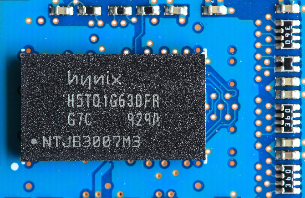 Công cụ AI và công nghệ mới nhất trong cải thiện độ bền chip nhớ: Tiến bộ từ nghiên cứu vật liệu