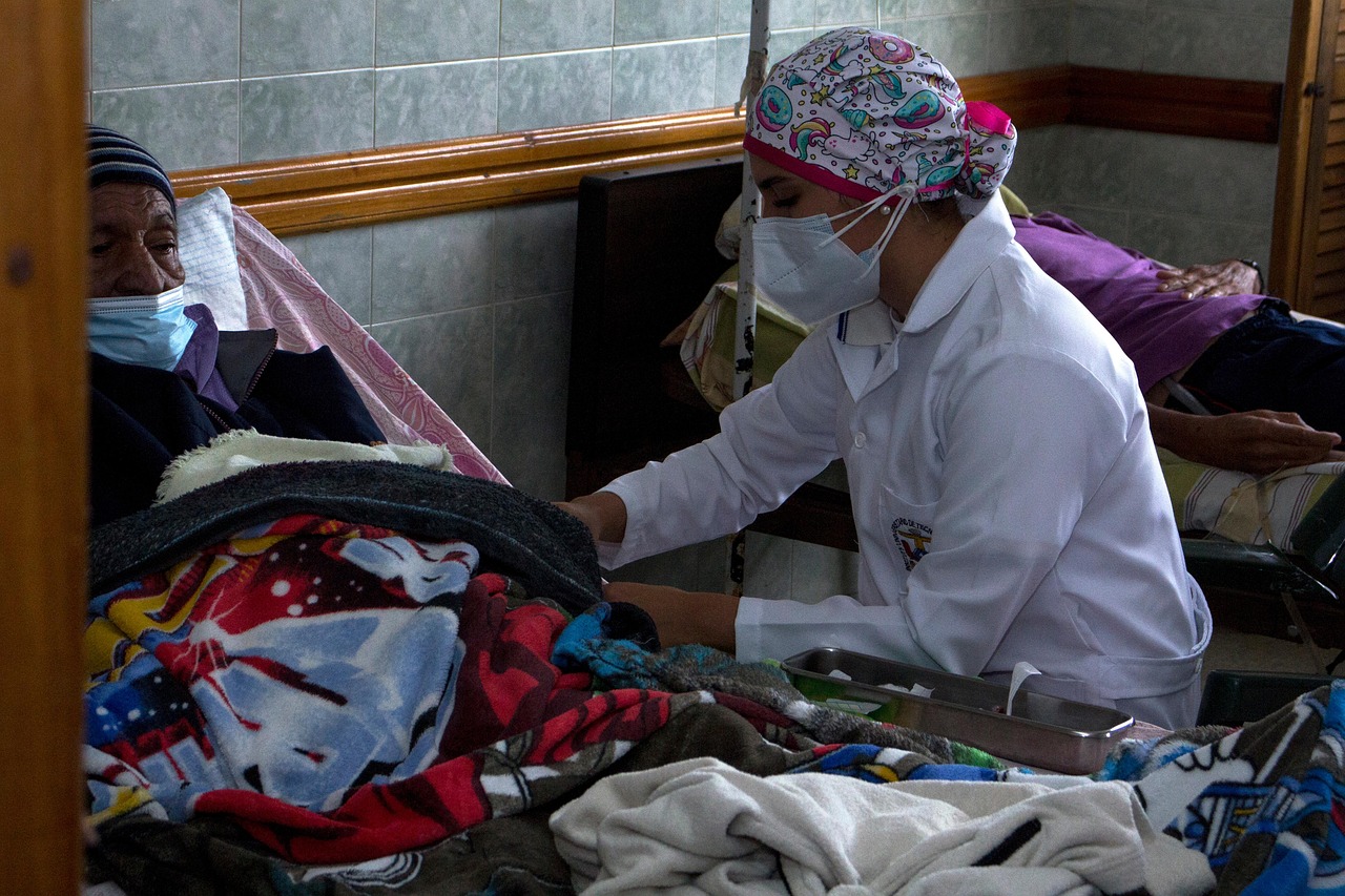 Tuổi cao không phải chướng ngại: kỹ năng sống thời đại số của những người lớn tuổi vẫn gắn bó với sự nghiệp